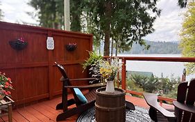 Lakefront-W- 100Yr Old Railway Cottage